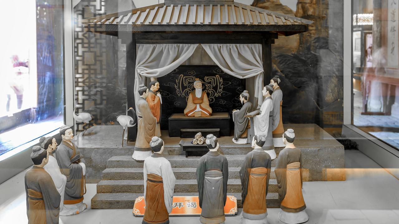 圣人逻辑有问题：如果“立爱自亲始”，何以推导出“天下大爱”？