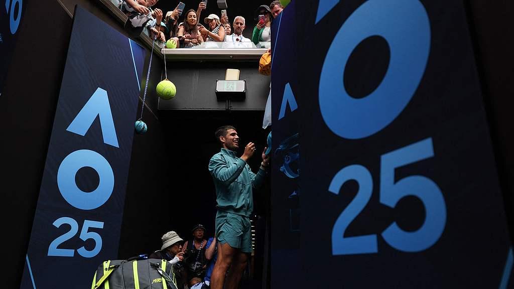 为钱反目！阿尔卡拉斯解雇功勋教练！费雷罗表示自己很无辜！