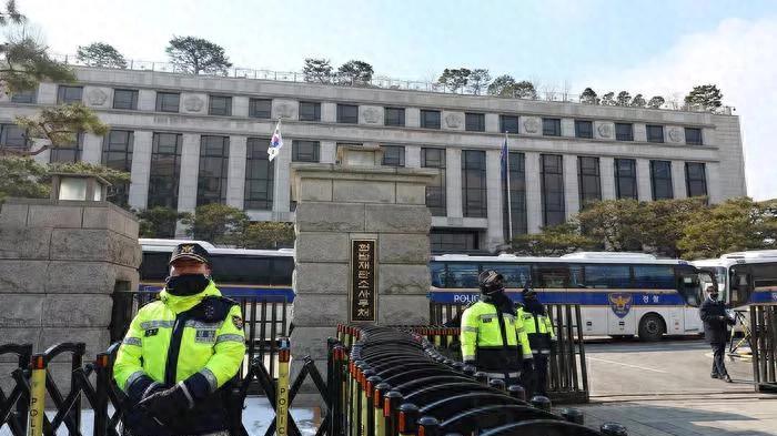 韩国宪法法院驳回监察院院长弹劾案 崔载海恢复职权