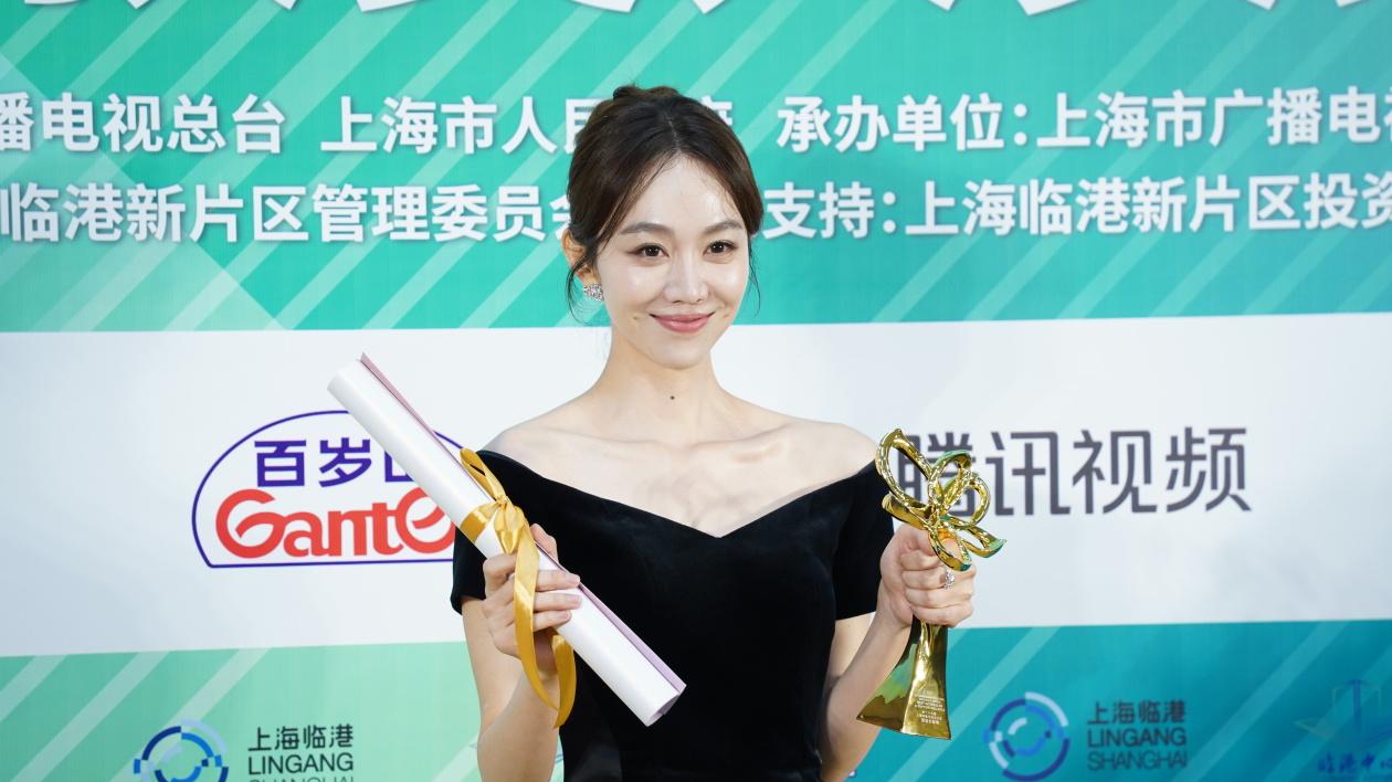 姜妍自揭伤疤！艺校获奖反遭集体排挤，36岁首谈校园霸凌内幕