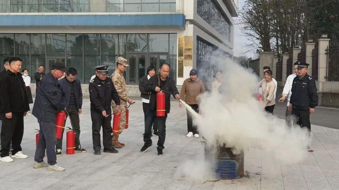 信阳文化艺术学校开展教职工消防安全教育活动