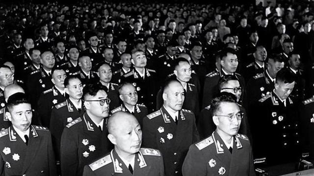 他的资历比朱德还老，授勋时却错失元帅，毛主席特批享受元帅待遇