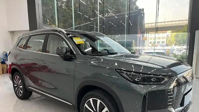 风云T8，驾驭非凡体验，探索汽车生活的无限可能