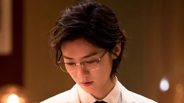 鹿晗将缺席五哈录制，三大条信息量满满当当，请对他报以善意！