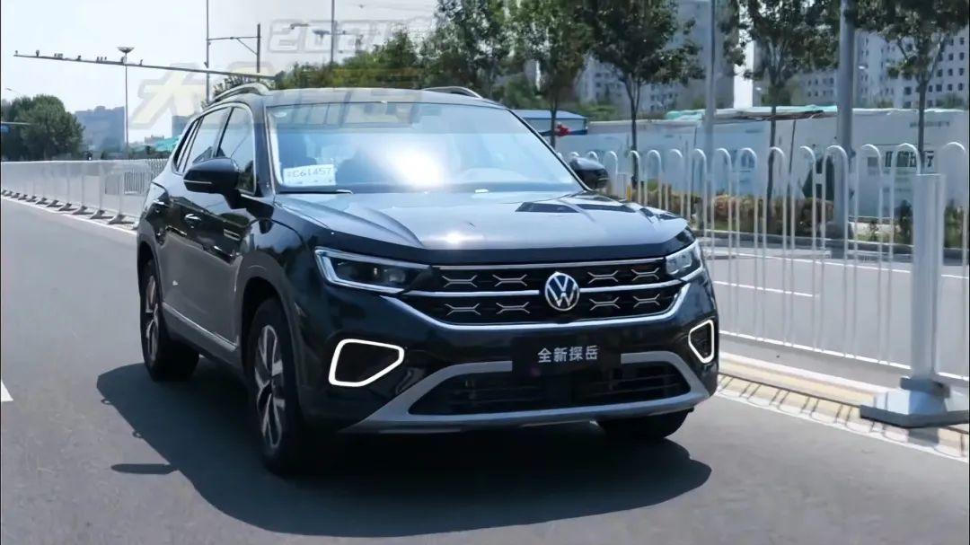 大众再出王炸，4.93米德系SUV暴降6万，2.0T+四驱，百公里油耗7L