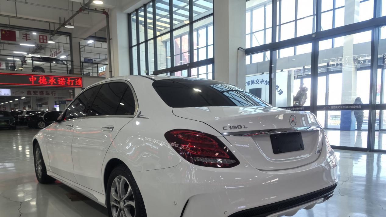 16年9月上牌奔驰C180L，9万公里，10万出头就能体验运动轿跑？