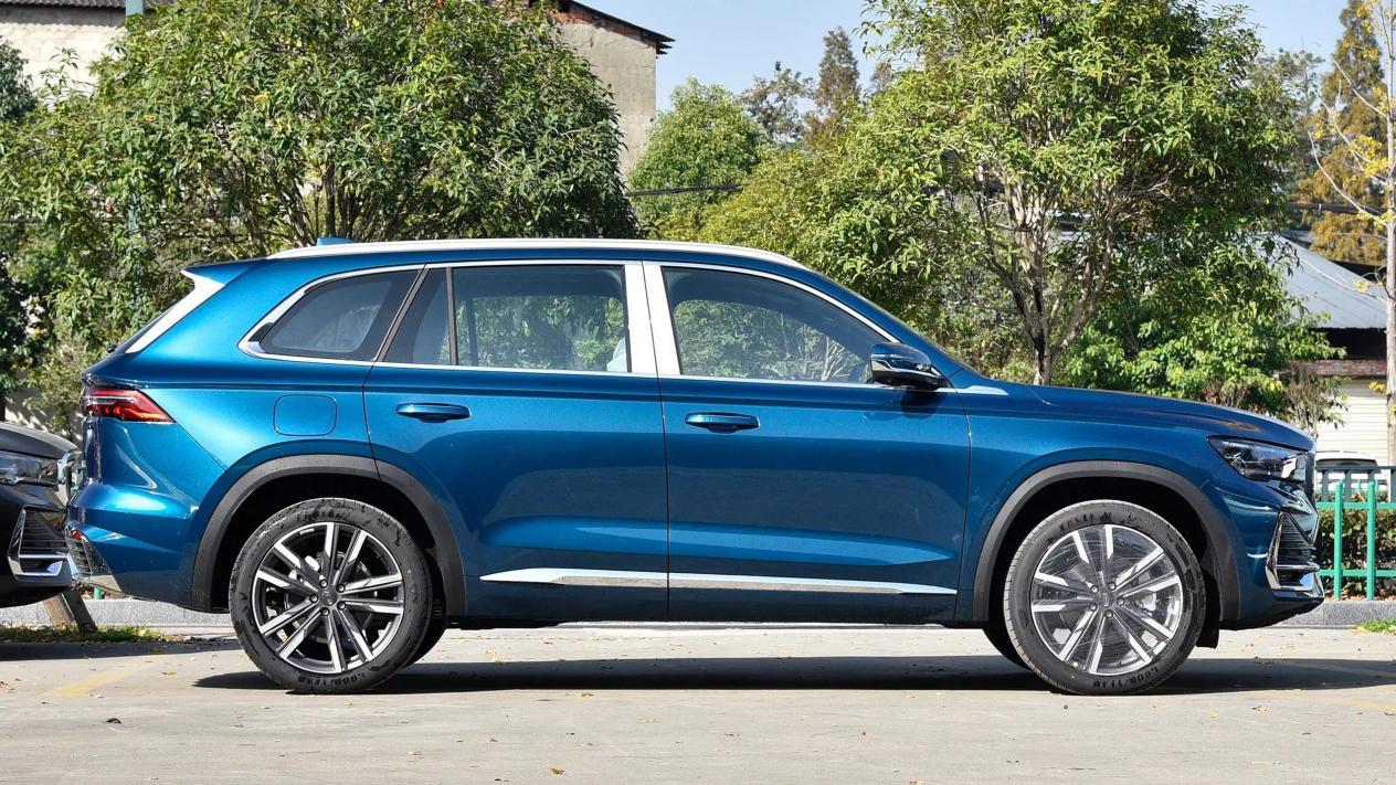 15万左右买实力强的SUV，认准这2台，2.0T爆261马力，划算又可靠