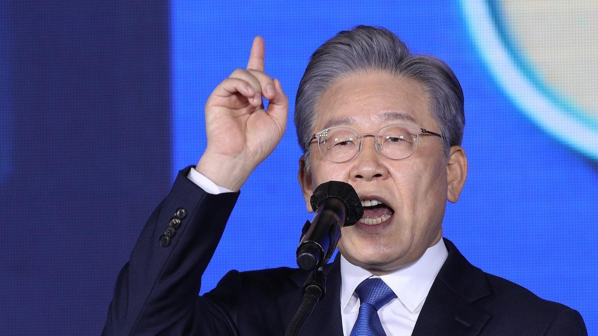 尹锡悦命运悬于一线，李在明能否力挽狂澜