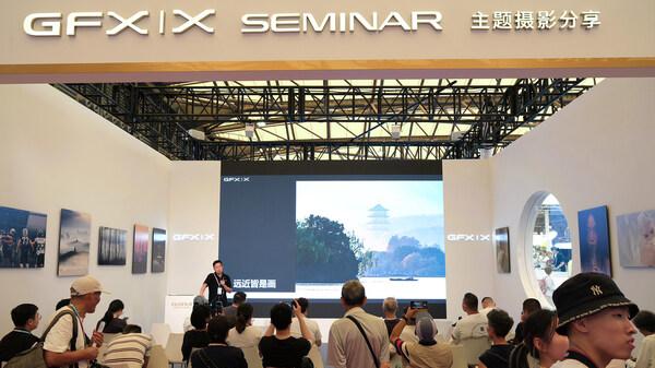 富士胶片亮相 P&I 2025，数码产品矩阵赋能多元影像表达