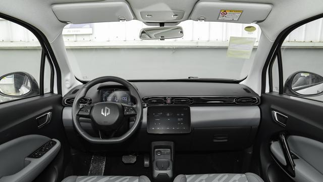 5万多买电动车，图啥？网友：充电成本低，停车好进小区