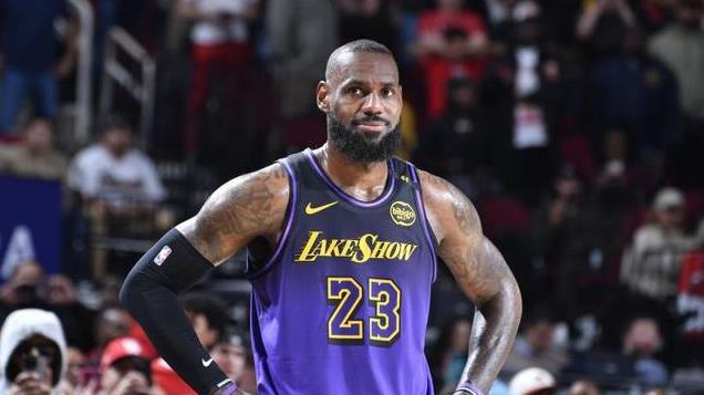 轰23+16！必须要进季后赛，阿门赛后不满发声，而詹姆斯送他大礼