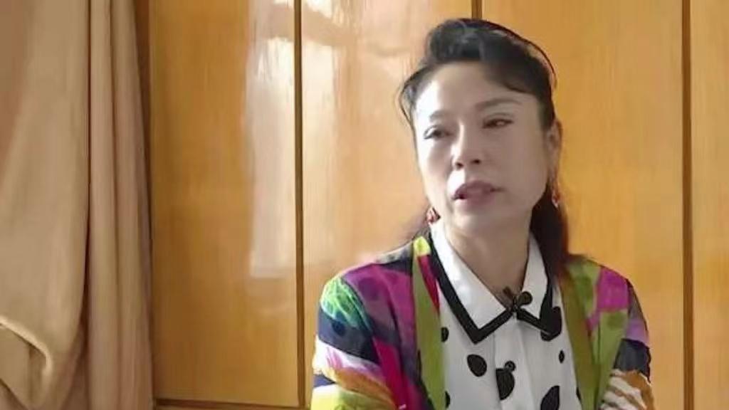 55岁大妈相亲嫌弃大叔外貌，大叔亮出过万月收入：喜欢我的女人多的是！