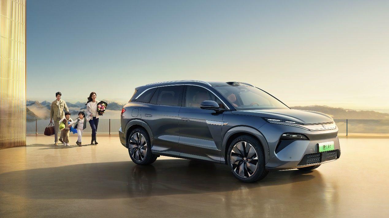 大家庭的第一台旗舰SUV比亚迪唐L交出大七座SUV，22.98万元起售