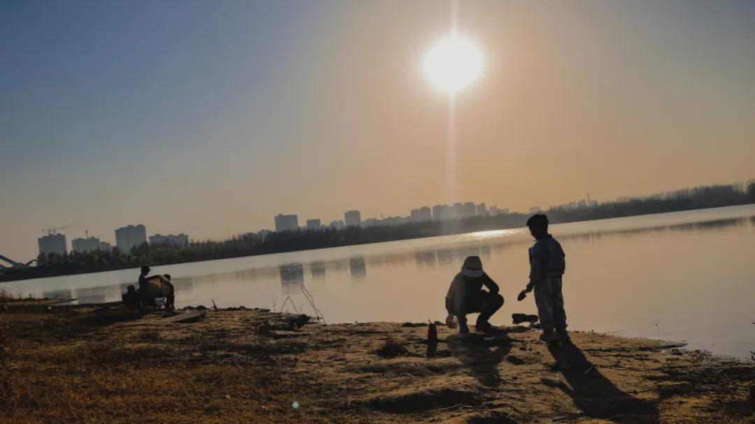 没娘家撑腰的女人，无家可归。