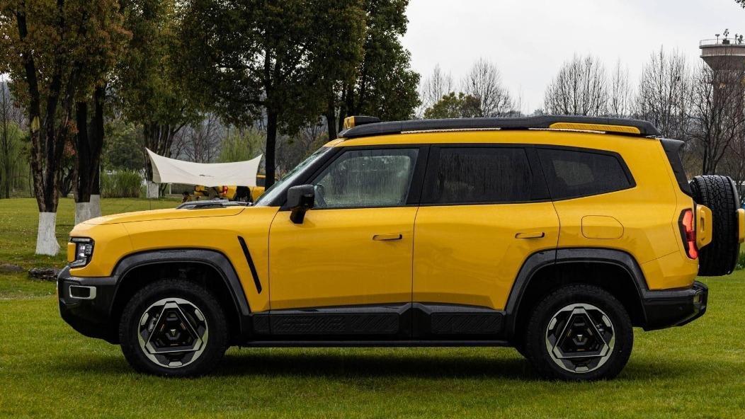 带车顶射灯就算越野？深蓝G318无忧穿越版能否成为爆款