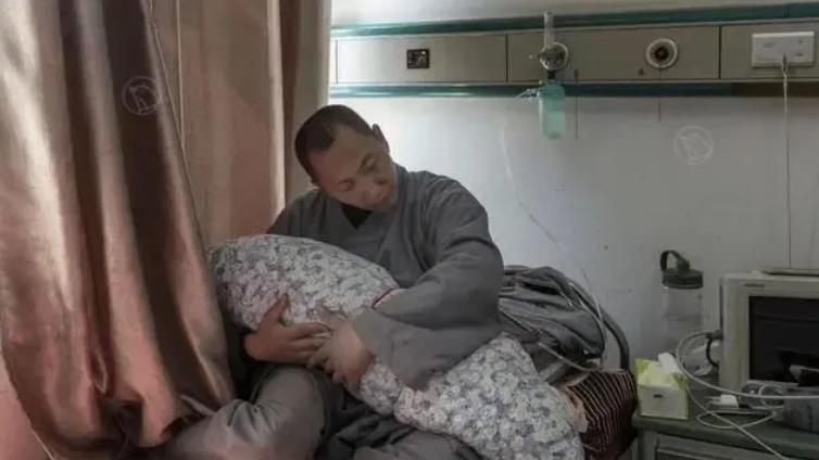 “和尚爸爸”道禄：13年救400条命，却因诈骗入狱？善恶交织的人性迷局