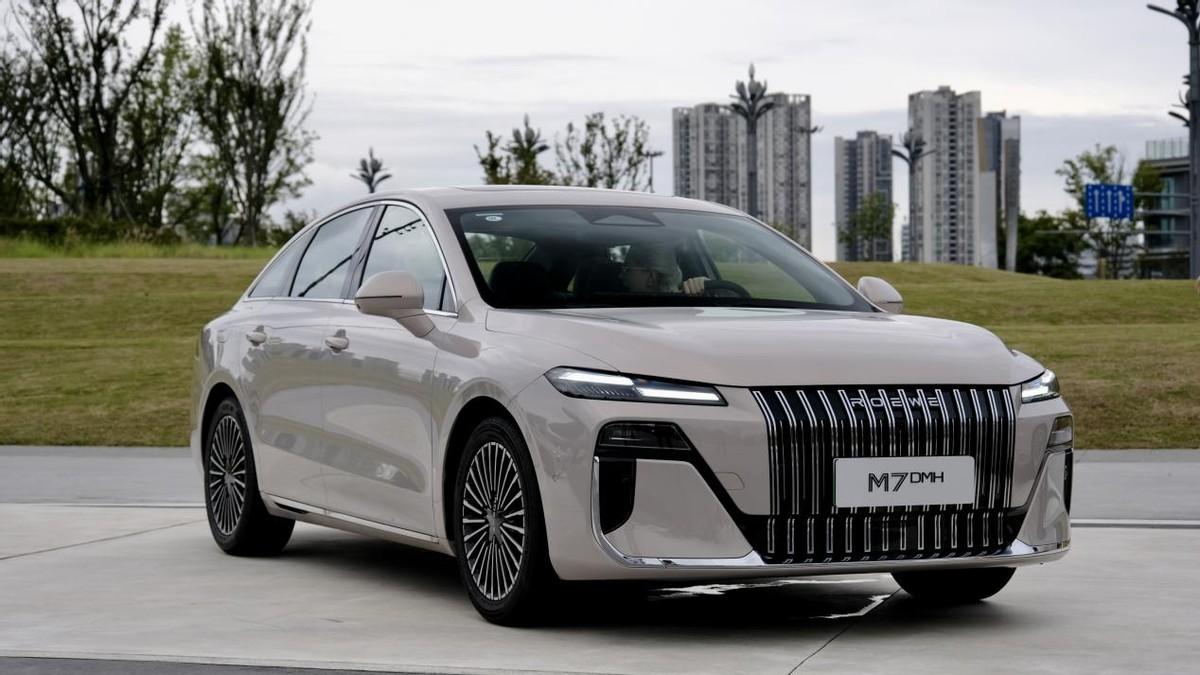 行业首款“五大件”终身质保！荣威M7 DMH正式上市