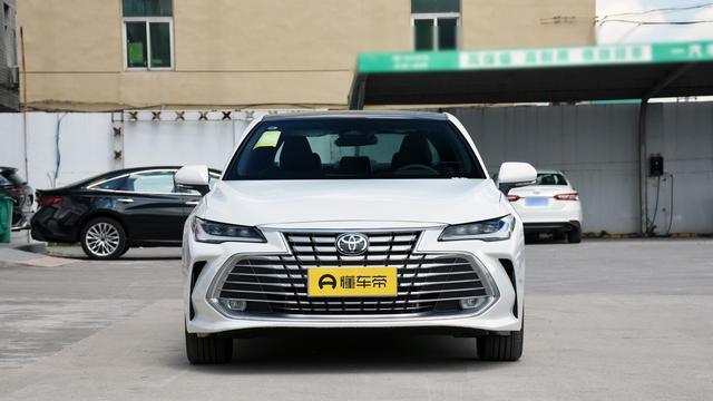 丰田又出狠货，亚洲龙油耗 4.31L超安全，比蒙迪欧省钱，适合家用