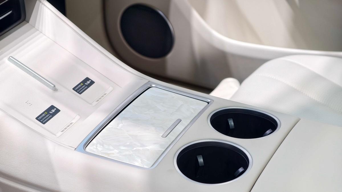 2025广州车展，智界展台布展超有范儿