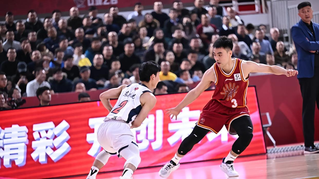 6分险胜不足喜！杜锋连夜再收三大喜讯，陈家政上演王者归来！