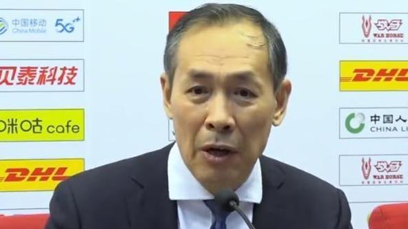 看了周琦遭夺权时队友教练的呆滞反应，才发现，北京是一支伪强队