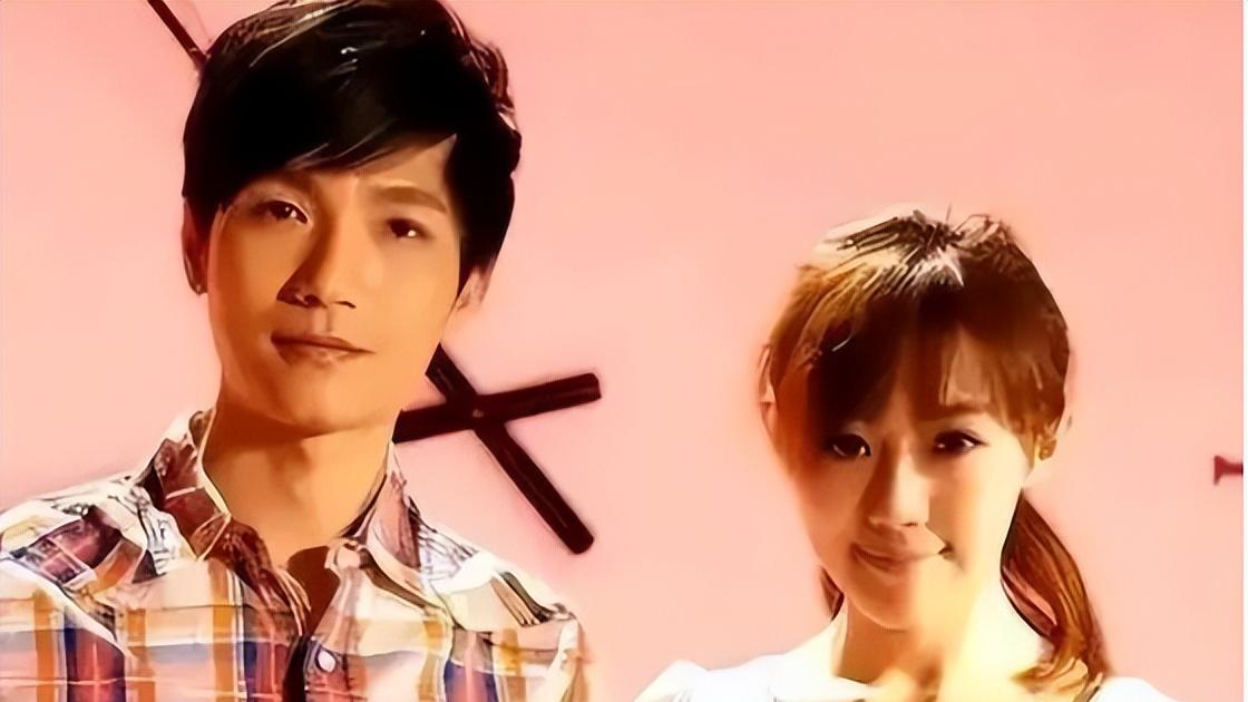 芒果台又出爆款综艺？《背后》靠陈楚生圈粉，16年前的瓜有了后续