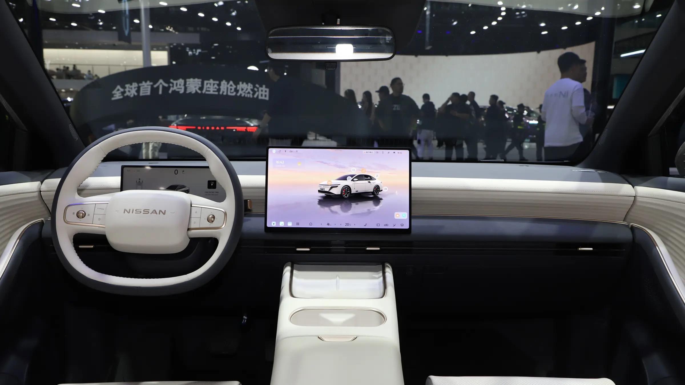 比亚迪秦L DM同级/售9.99万元起 东风日产N6上市10天订单11763台