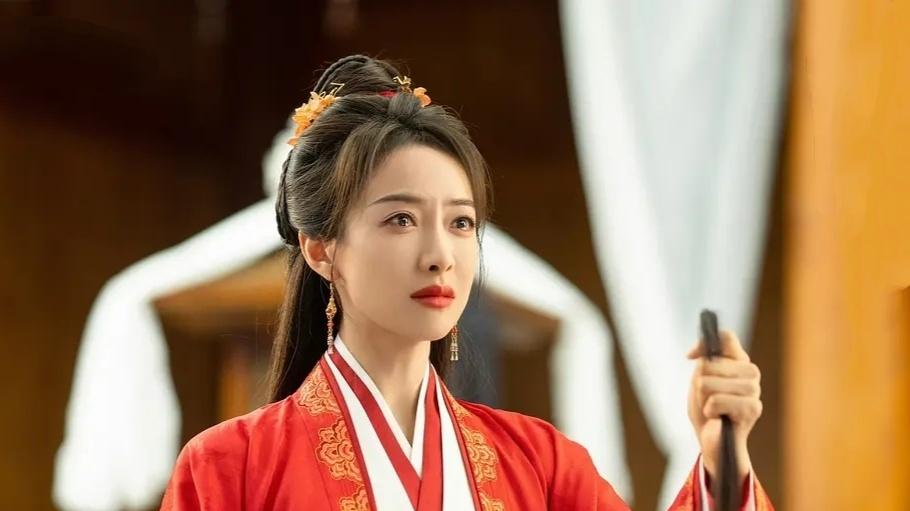 仅播4集，就轻松冲上热榜第一，不愧是你们盼了一整年的黑马古装剧！