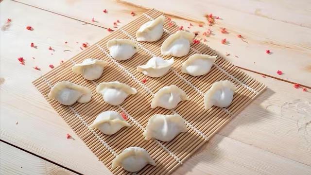 韩国饺子被连夜踢出中国超市，这场文化反击战，中国干得漂亮！