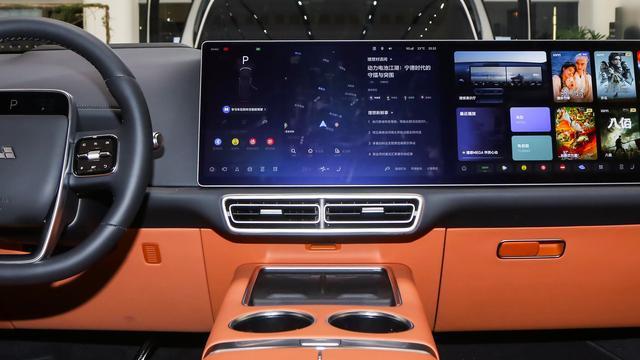 新车丨搭Thor-U芯片 后排娱乐屏尺寸升级 新款理想L9智能焕新版到店