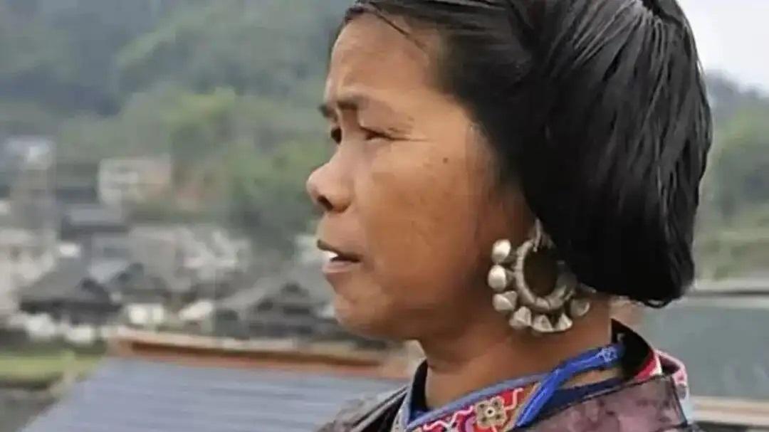 老版一元人民币上的"寨花"找到了！65岁侗族奶奶讲述40年前