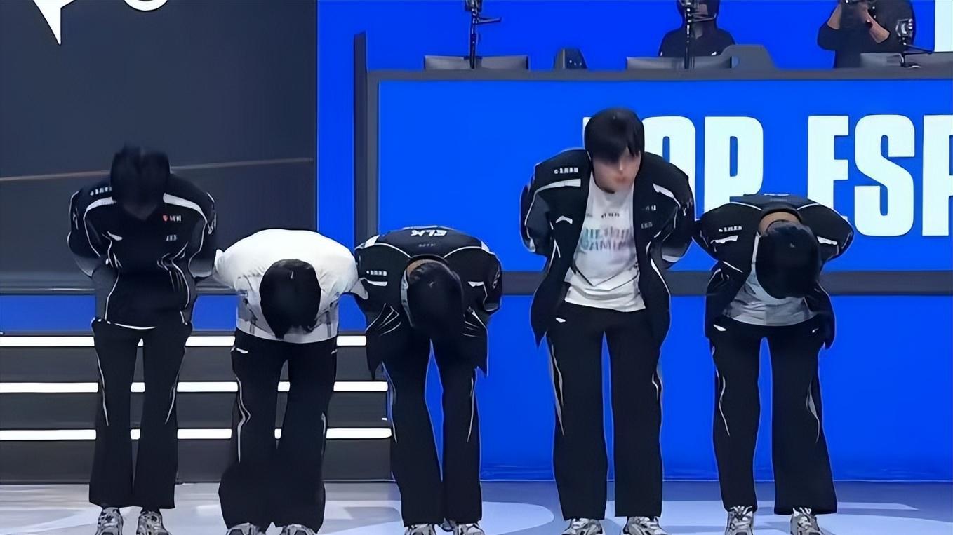 朱开谈LPL：BLG阵容无敌，明年是LPL最有希望的一年