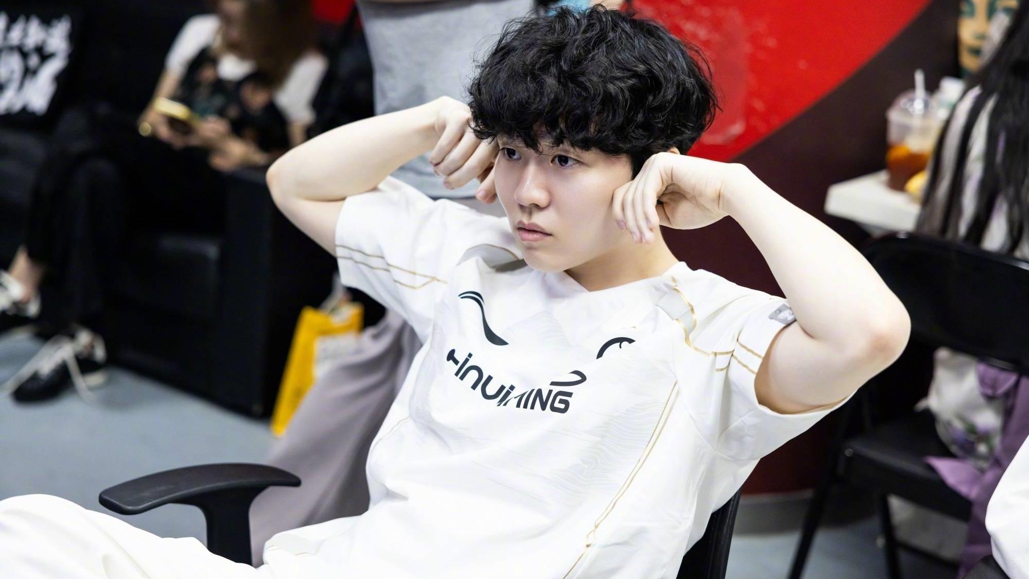 BLG双打野续约留队！IG转会再出变故：呼吸拒绝加盟选择休息