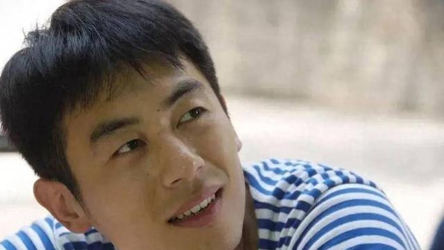 年轻时长得很丑，变老后“帅到掉渣”，这五位男星的对比好明显