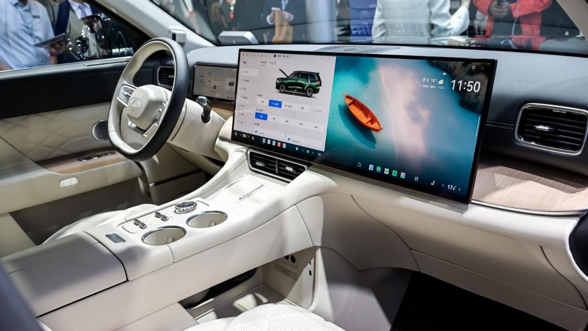 2025广州车展现场直击：风云T11这台"智享大六座旗舰SUV"凭什么成焦点？​