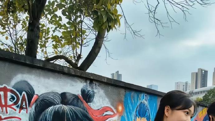 哪吒2爆火，深圳有堵哪吒的彩绘墙，每天打卡拍照的络绎不绝！