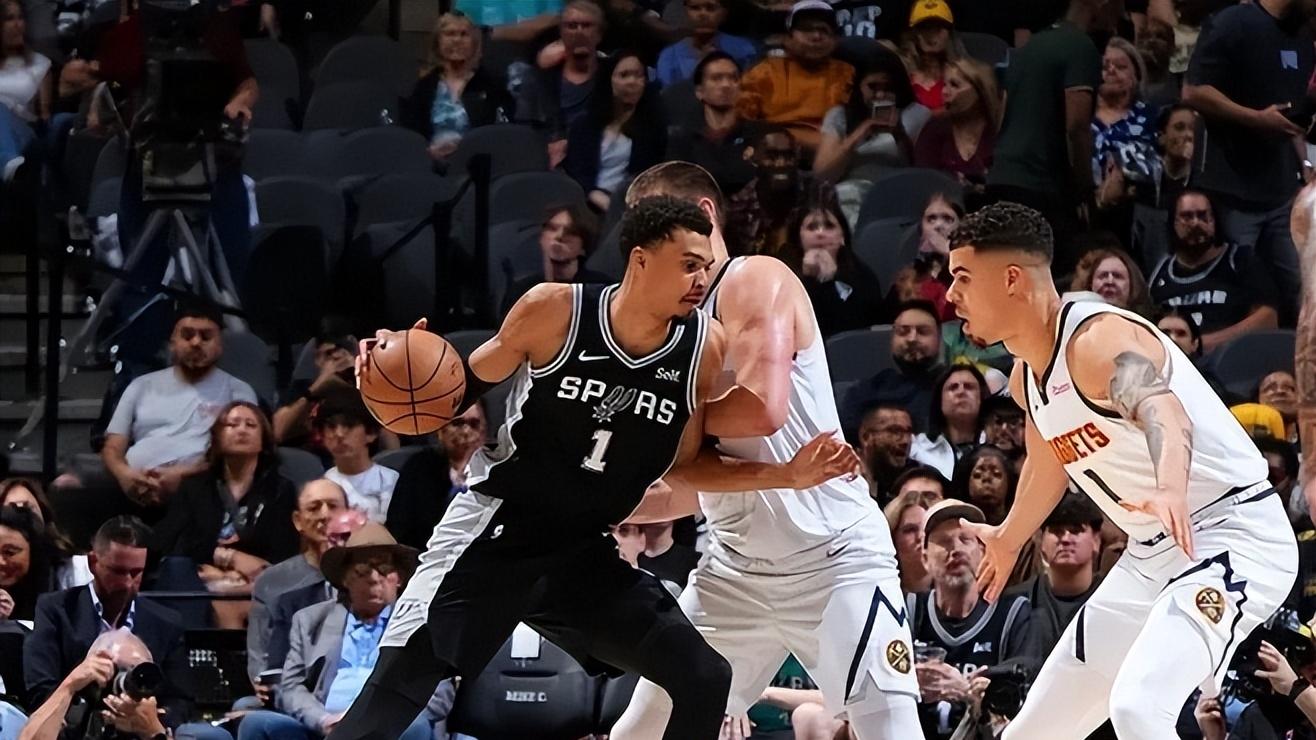 20分23板，46分9板，顶级内线对决！谁还会说竹竿人不能立足NBA