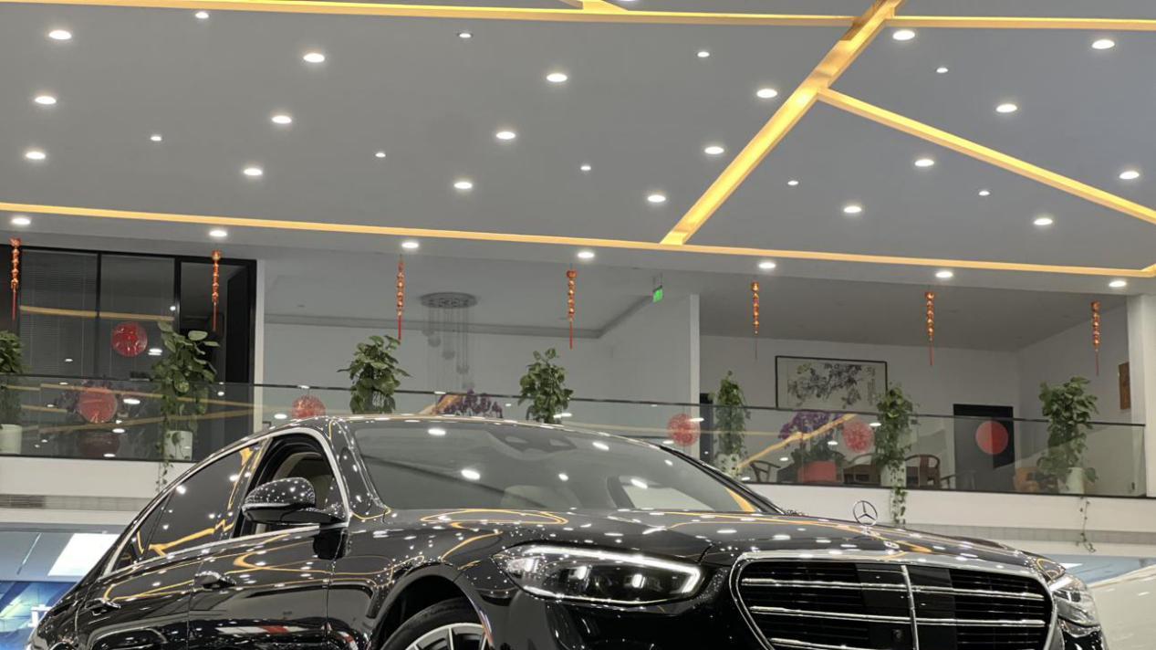 2023款奔驰S450L：落地价百万级豪车，如今不到90万即可拥有！