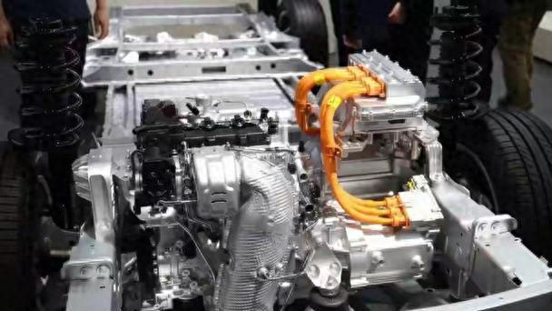 内行人：买插混增程，别信"满油满电"！就看这一个数字，保你不当"冤大头"