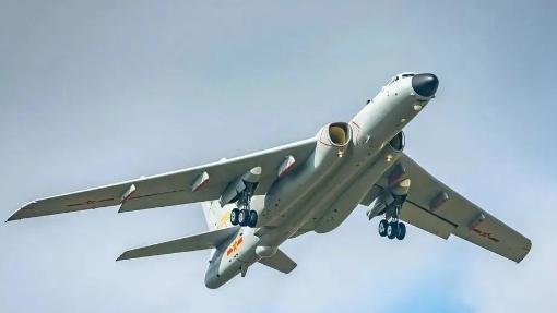 空中战神”：轰-6K战略轰炸机，量产超过200架
