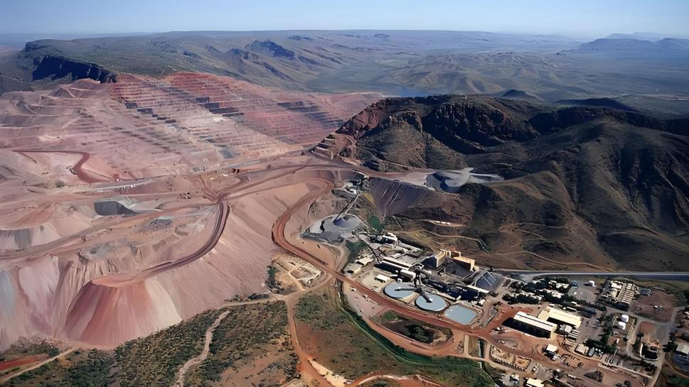 澳洲既有煤矿又有铁矿，为何不炼钢，只卖矿？