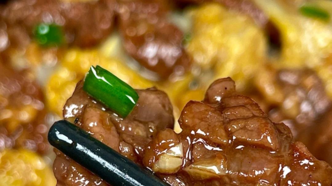 《牛肉娃娃菜：鲜嫩美味，拌饭必备的简单家常菜！》