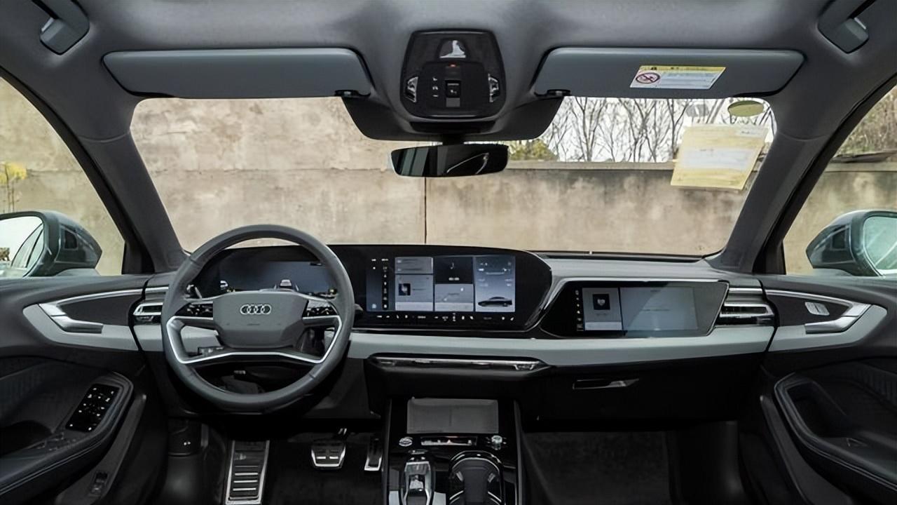 华为智驾版启动交付，“惊喜价”28.68万，一汽奥迪A5L值得入手吗？