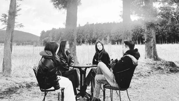 韩国演员夫妇朴诗恩、陈泰贤：45岁妻子三次流产仍未放弃生育，已领养三个女儿组成五口之家！