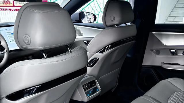 15万的星纪元ES上市后，让还卖168万的比亚迪汉情何以堪