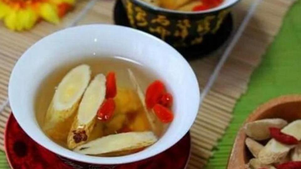 黄芪泡水要煮沸吗？黄芪泡水可以泡几天？分享正确吃法和选购技巧