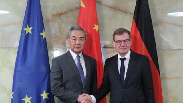 欧盟等来中方加税通知，王毅外长只用一句话，就让欧方打消了顾虑