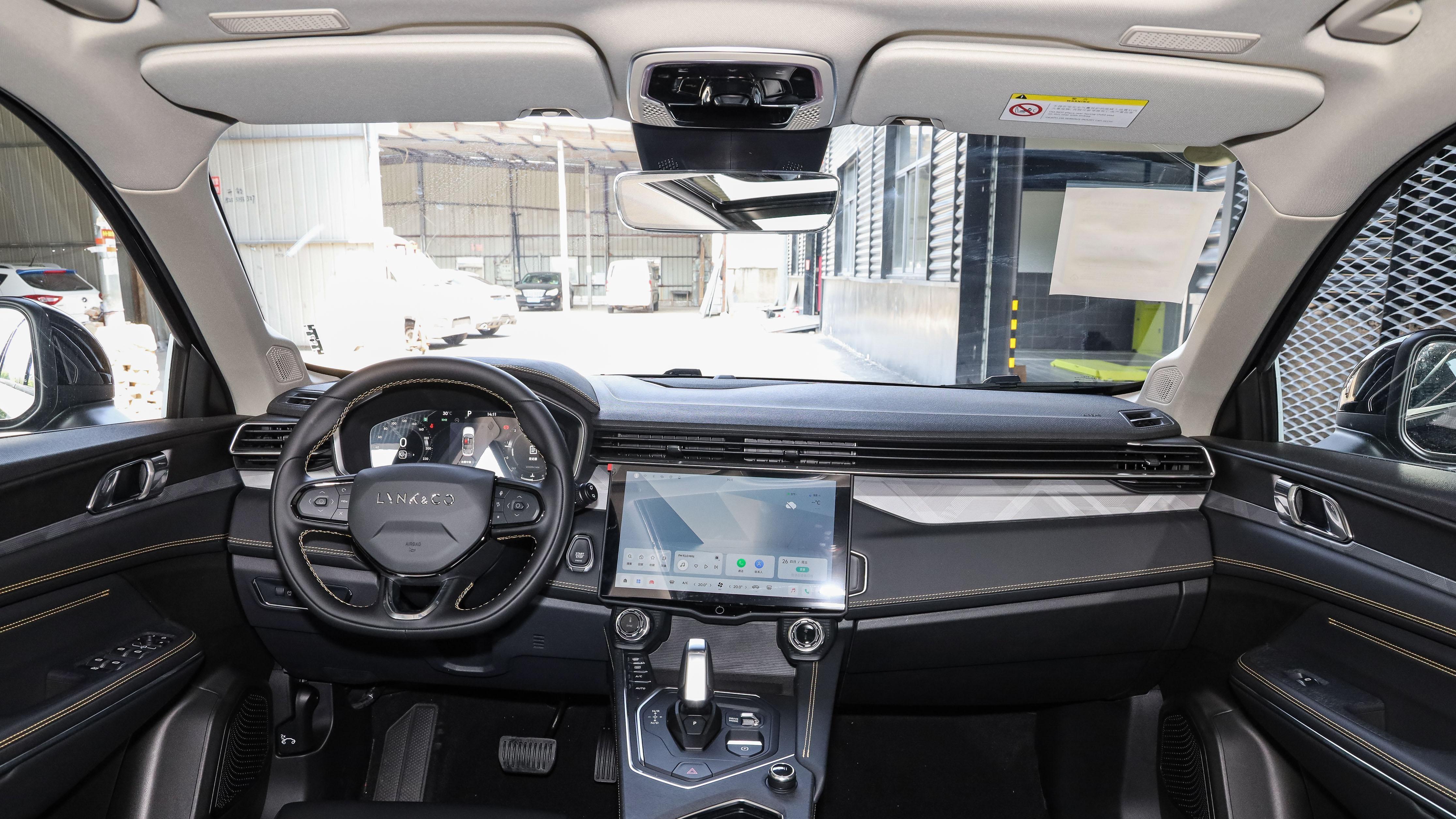 ​15万级SUV市场激战，领克01能否撼动日系地位，家用用户该如何抉择？