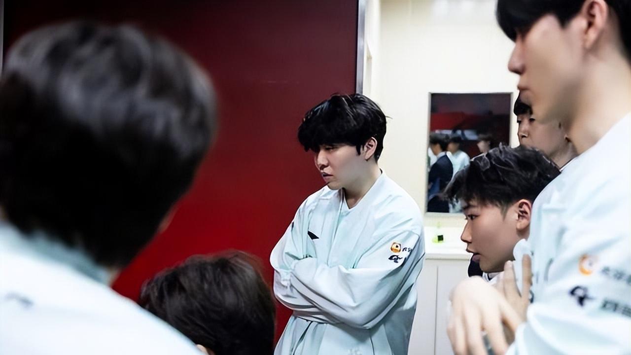 十一周年庆迎多个强队庆生！头部电竞平台牌面十足