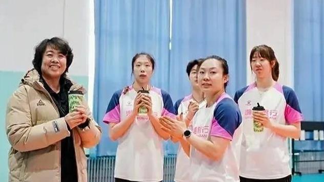 天津女排训练：二传陈鑫彤回归，王艺竹夏思佳备战